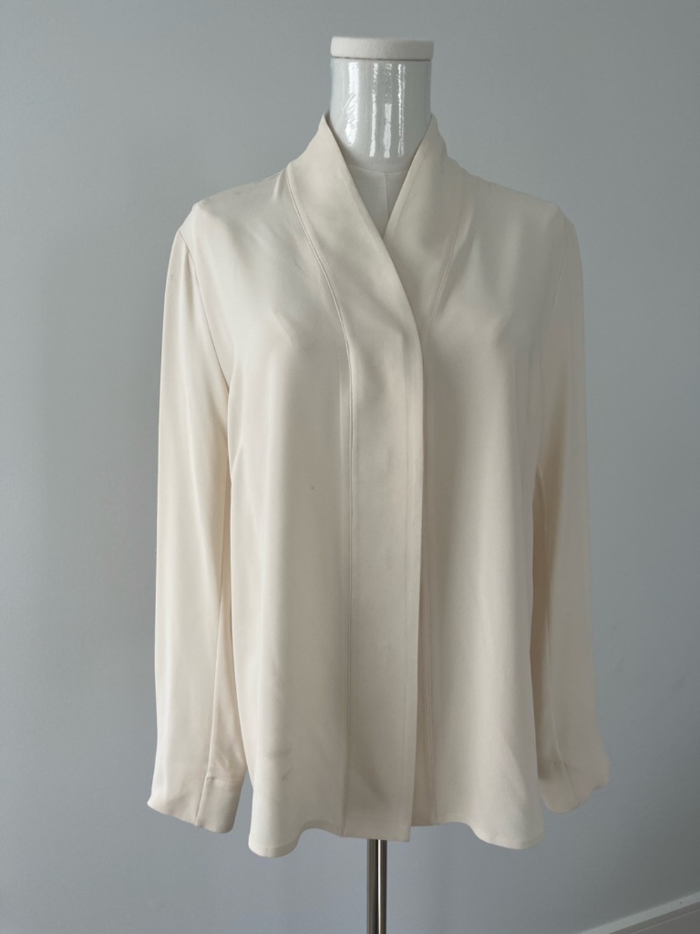 Elegant Cream V-Neck Long-Sleeve Blouse